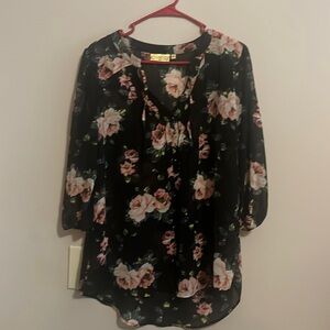 Princess VERA WANG floral see semi-sheer XL Woman’s blouse!